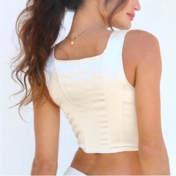 FUTURE COLLECTIVE Kahlana
Barfield Brown Women's Zip-Front
Bustier - Picture 4 of 7